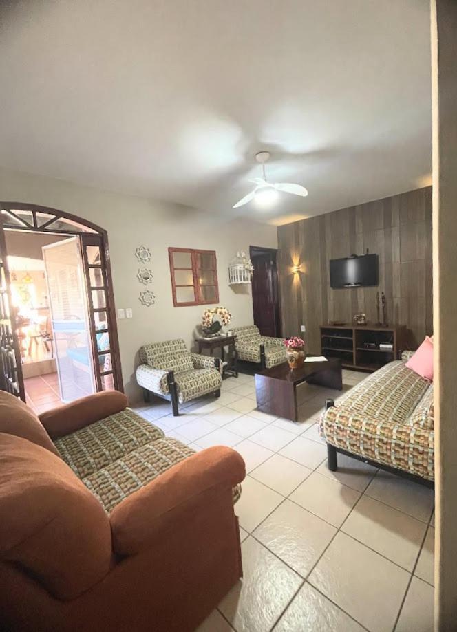 Casa de férias Casa Caldas Novas, Piscina Aquecida, Max 12 Pessoas, Locacao Minima De 2 Noites *